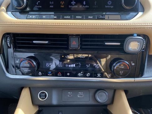 Used 2023 Nissan Rogue Platinum w/ Platinum Premium Package image 24