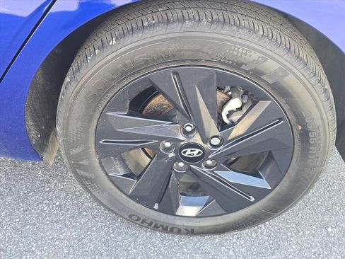 Used 2023 Hyundai Elantra SEL image 6