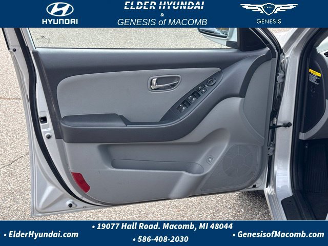 Used 2010 Hyundai Elantra GLS FWD image 11