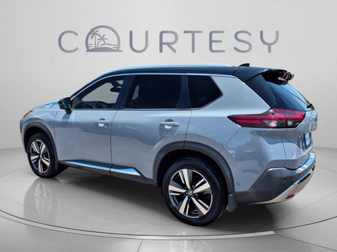 Certified 2021 Nissan Rogue Platinum FWD image 5