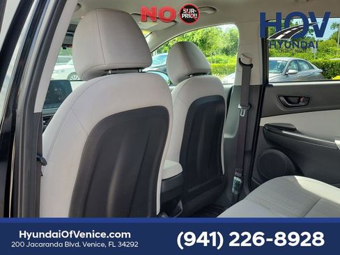 Certified 2023 Hyundai Kona SEL FWD image 17