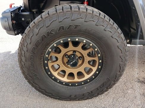 Used 2020 Jeep Gladiator Rubicon image 19