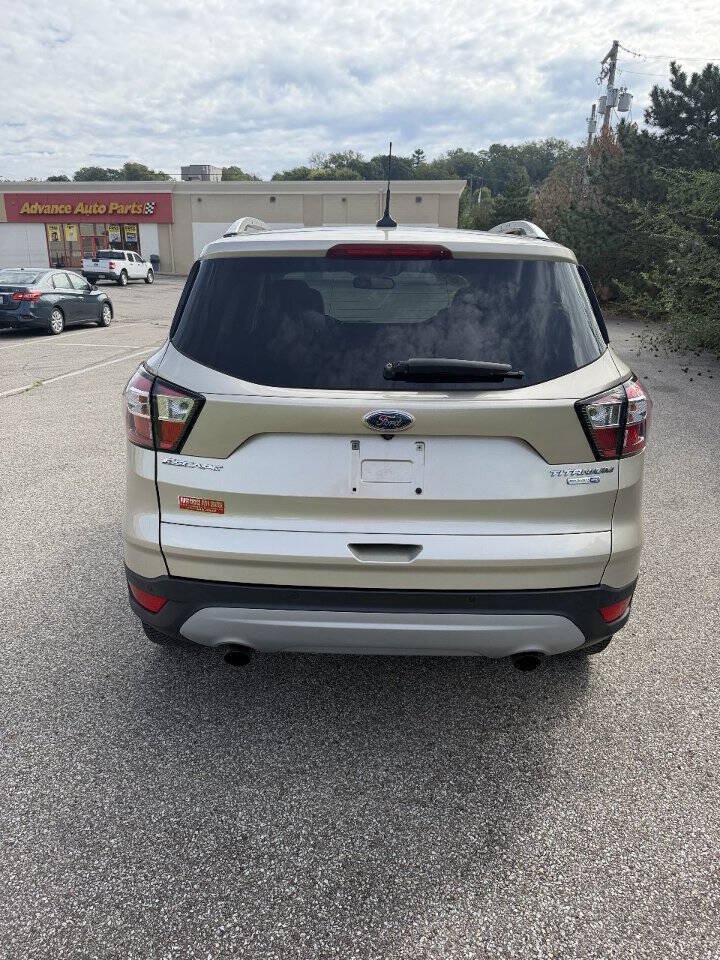 Used 2018 Ford Escape Titanium w/ Ford Safe & Smart Package AWD/4WD image 3