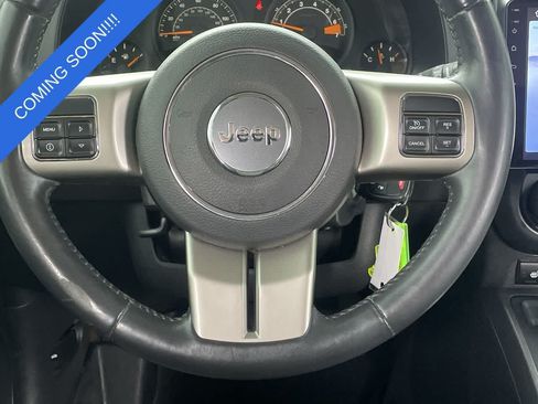 Used 2014 Jeep Patriot Latitude w/ Freedom Edition Package FWD image 10