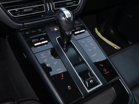 Used 2023 Porsche Macan S image 29