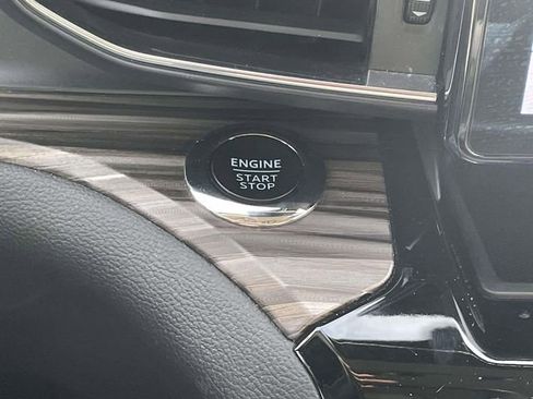 Used 2024 Ford Explorer Limited image 27