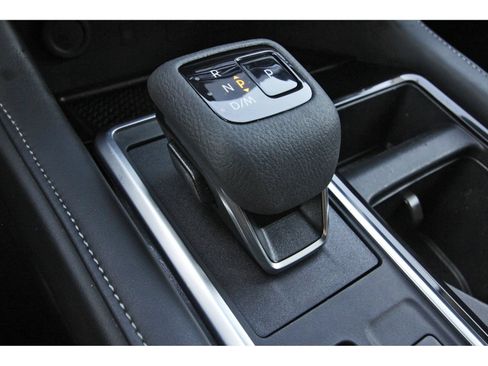 Certified 2025 Nissan Pathfinder SL FWD image 30