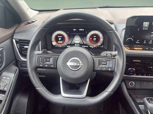 Used 2023 Nissan Rogue Platinum w/ Platinum Premium Package FWD image 9