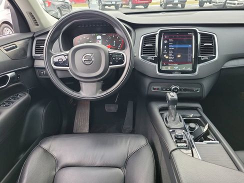 Used 2020 Volvo XC90 T6 Momentum image 12