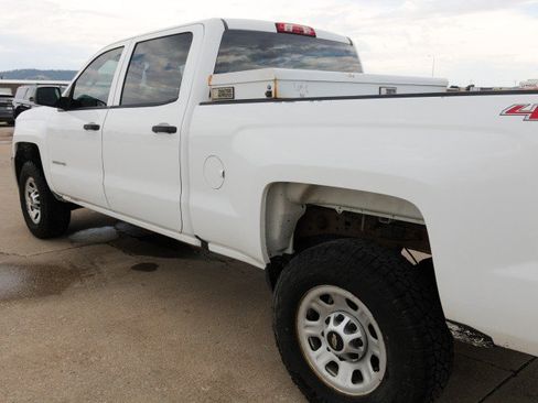 Used 2016 Chevrolet Silverado 2500 W/T AWD/4WD image 9