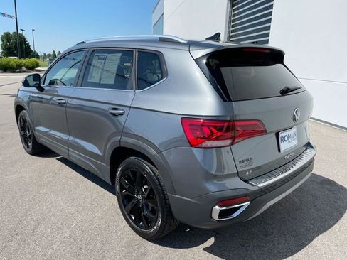 Used 2023 Volkswagen Taos SE w/ Black Wheel Package FWD image 3