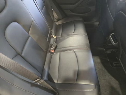 Used 2018 Tesla Model 3 Long Range image 9