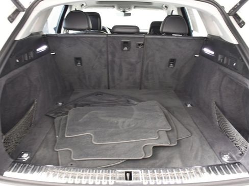 Used 2021 Audi e-tron Prestige w/ Prestige Package image 22