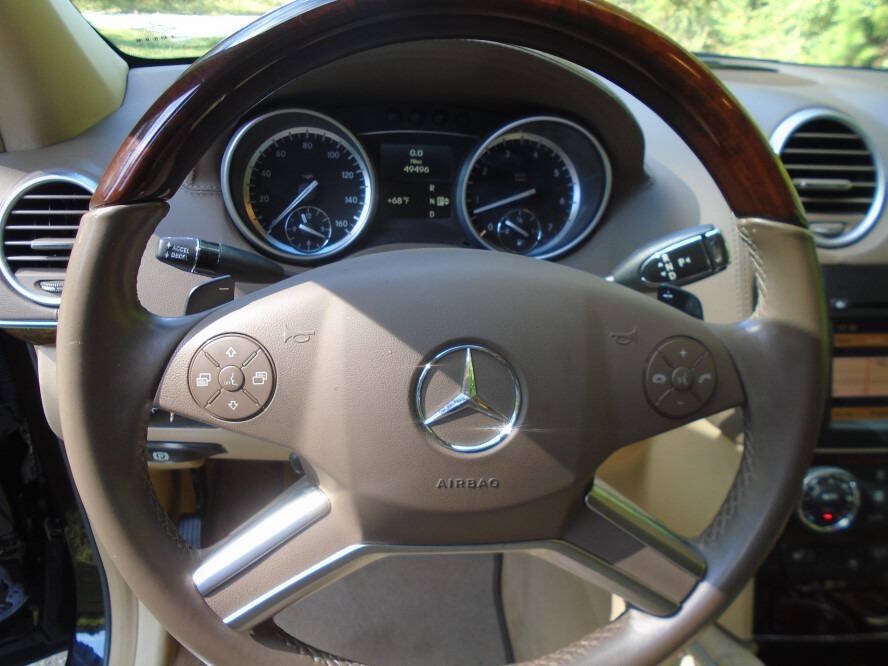 Used 2012 Mercedes-Benz GL 450 4MATIC image 12