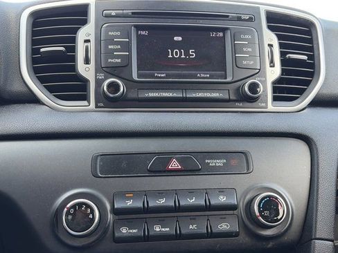 Used 2019 Kia Sportage LX image 19