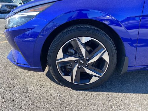 Certified 2023 Hyundai Elantra SEL w/ Convenience Package image 9