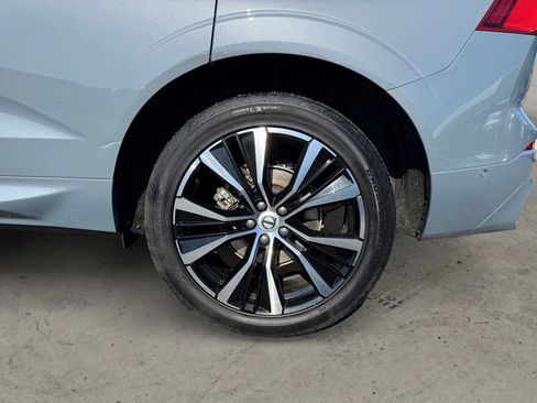 Certified 2023 Volvo XC60 B5 Plus AWD/4WD image 9