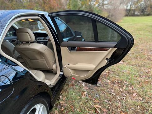 Used 2012 Mercedes-Benz C 250 Sedan w/ Comand Single Disc Pkg image 20