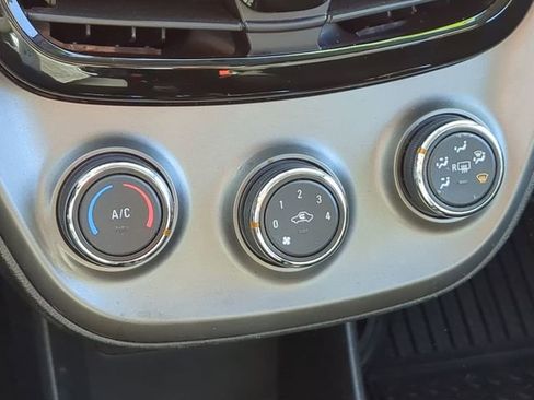 Used 2021 Chevrolet Spark LT image 27