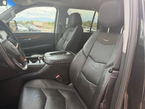 Used 2016 Cadillac Escalade Luxury AWD/4WD image 25
