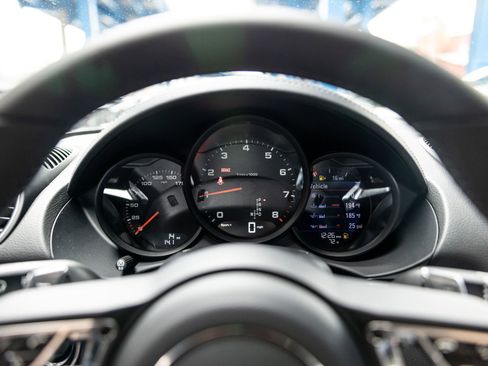 Certified 2025 Porsche 718 Cayman RWD image 43