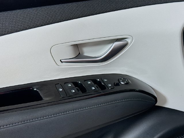 Used 2023 Hyundai Tucson Limited FWD image 23