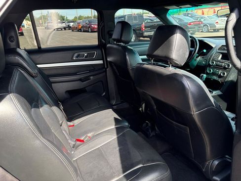 Used 2016 Ford Explorer XLT FWD image 14