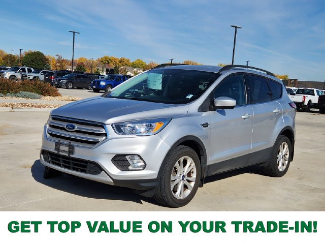 Used 2018 Ford Escape SE w/ SE Sync 3 Package AWD/4WD image 1