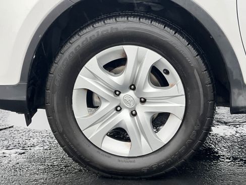 Used 2015 Toyota RAV4 LE image 28