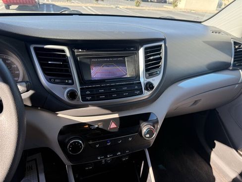Used 2017 Hyundai Tucson SE image 30
