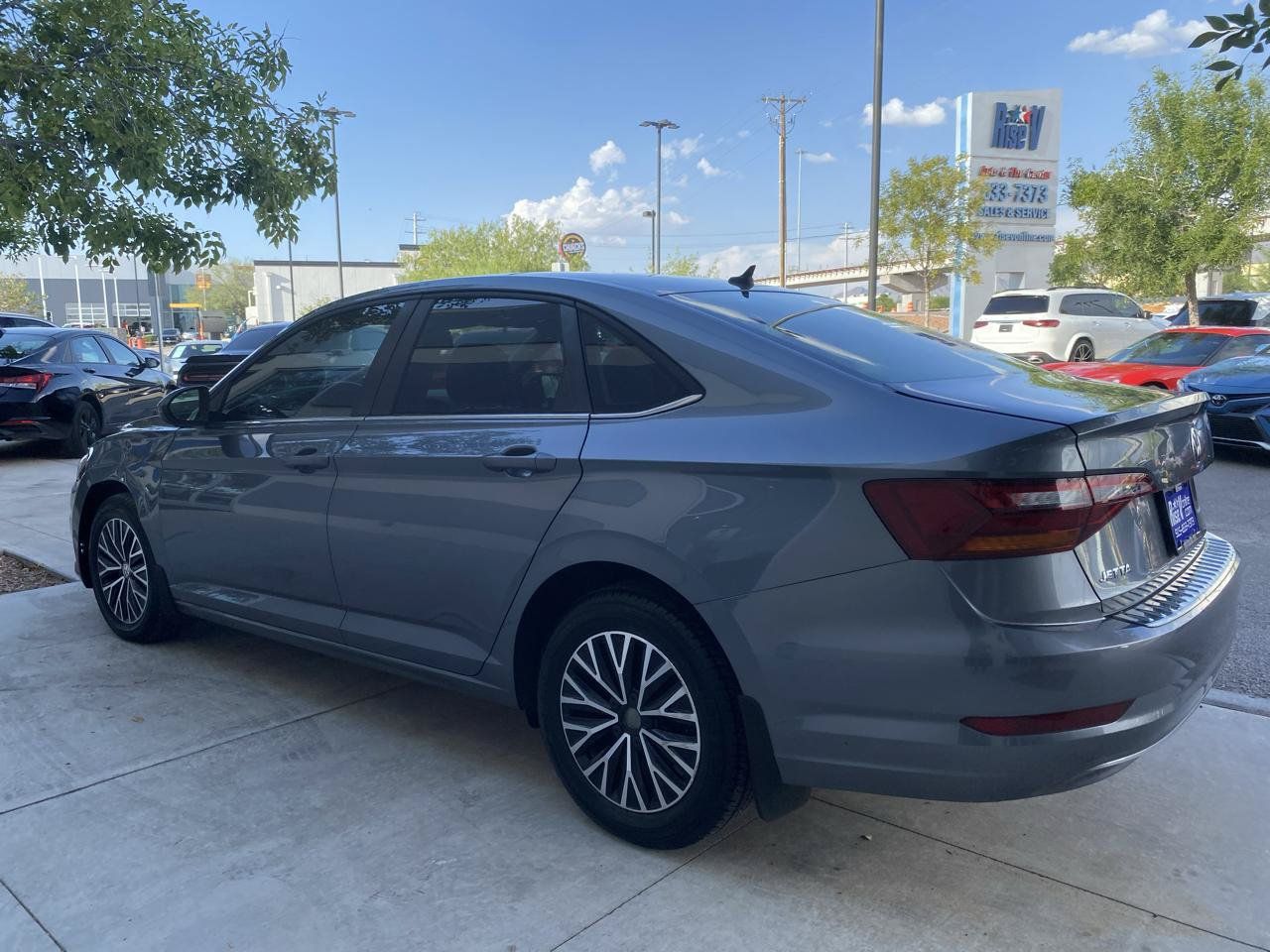 Used 2019 Volkswagen Jetta R-Line FWD image 18
