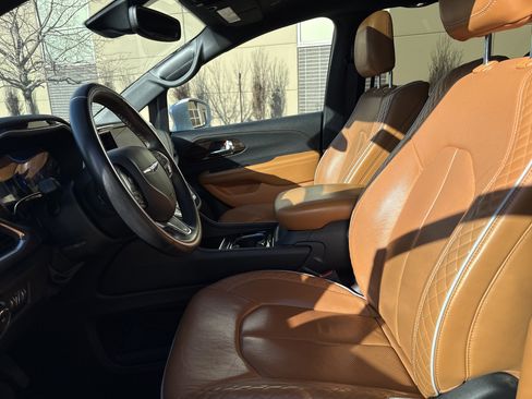 Used 2021 Chrysler Pacifica Pinnacle image 15