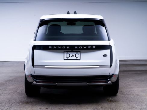Used 2023 Land Rover Range Rover Autobiography AWD/4WD image 6
