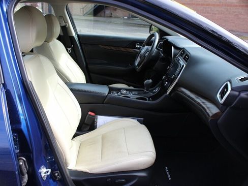 Used 2018 Nissan Maxima Platinum w/ Interior Lighting Package image 17