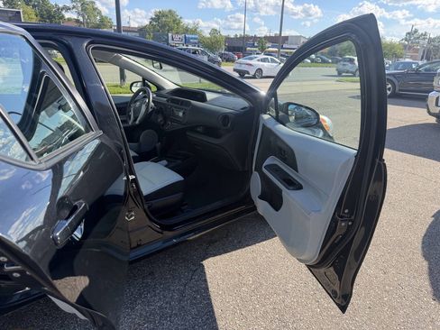 Used 2014 Toyota Prius C One FWD image 12
