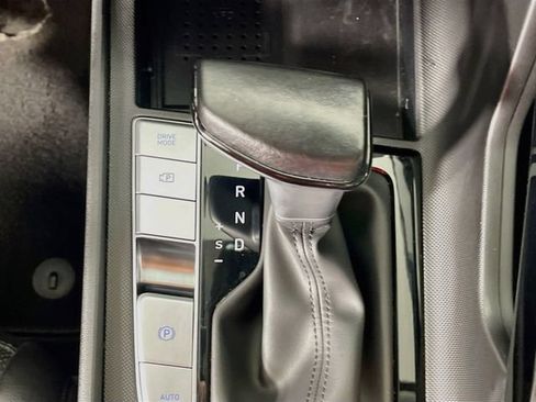Used 2023 Hyundai Elantra Limited FWD image 18
