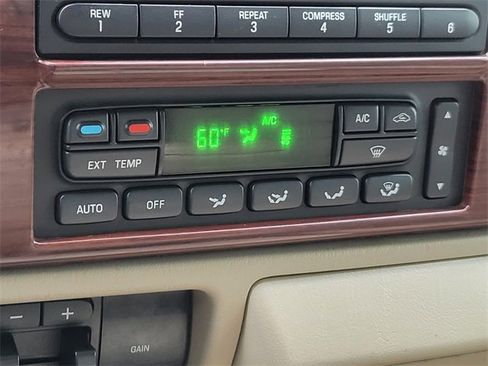 Used 2006 Ford F350 4x4 Crew Cab DRW Super Duty image 26