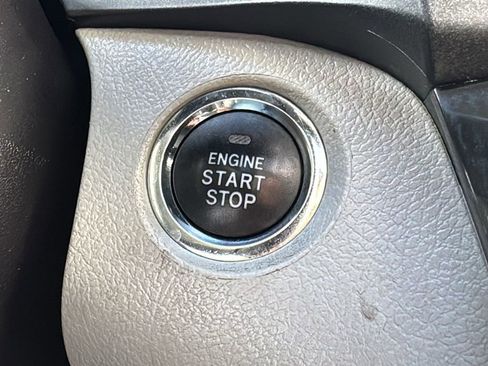 Used 2018 Toyota Sienna XLE image 23