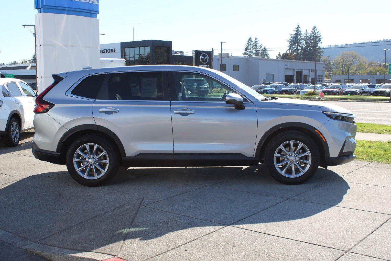 Used 2025 Honda CR-V EX-L image 6