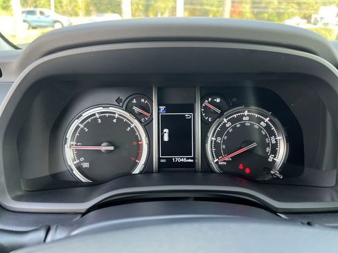 Used 2024 Toyota 4Runner TRD Off-Road image 21