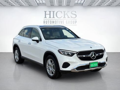 Used 2025 Mercedes-Benz GLC 300 4MATIC image 3