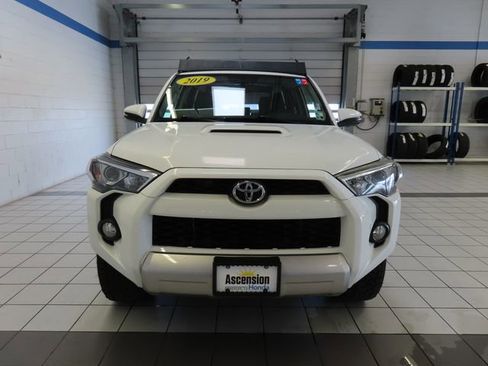 Used 2019 Toyota 4Runner TRD Off-Road Premium AWD/4WD image 18