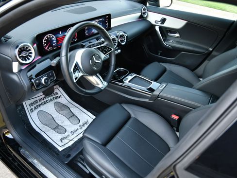 Used 2025 Mercedes-Benz CLA 250 image 23