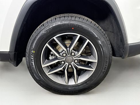 Used 2019 Jeep Grand Cherokee Limited AWD/4WD image 30