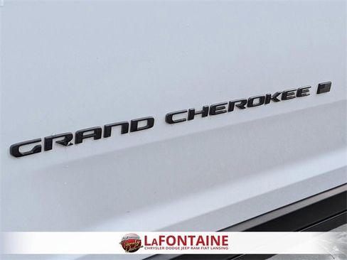 Certified 2024 Jeep Grand Cherokee L Laredo image 10