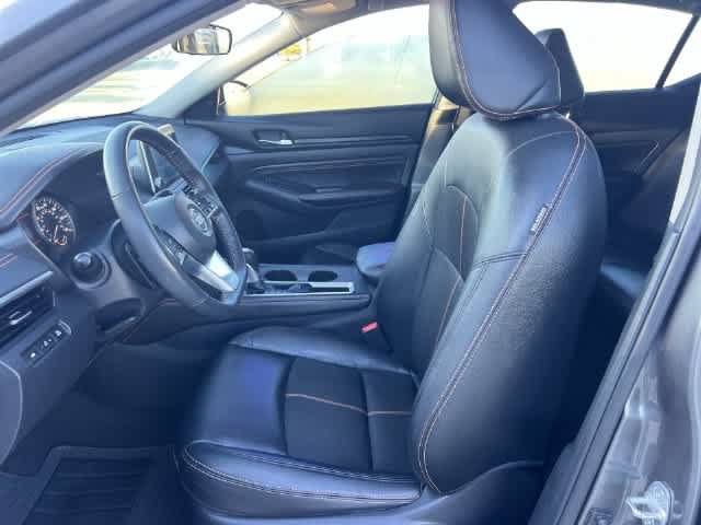Used 2022 Nissan Altima 2.5 SR FWD image 11