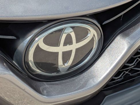 Used 2020 Toyota Camry XSE FWD image 13