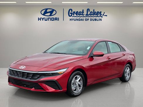 Used 2024 Hyundai Elantra SE image 1