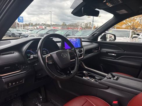 Used 2024 Toyota Grand Highlander AWD Hybrid image 15