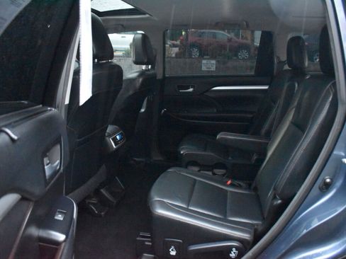 Certified 2017 Toyota Highlander SE image 20